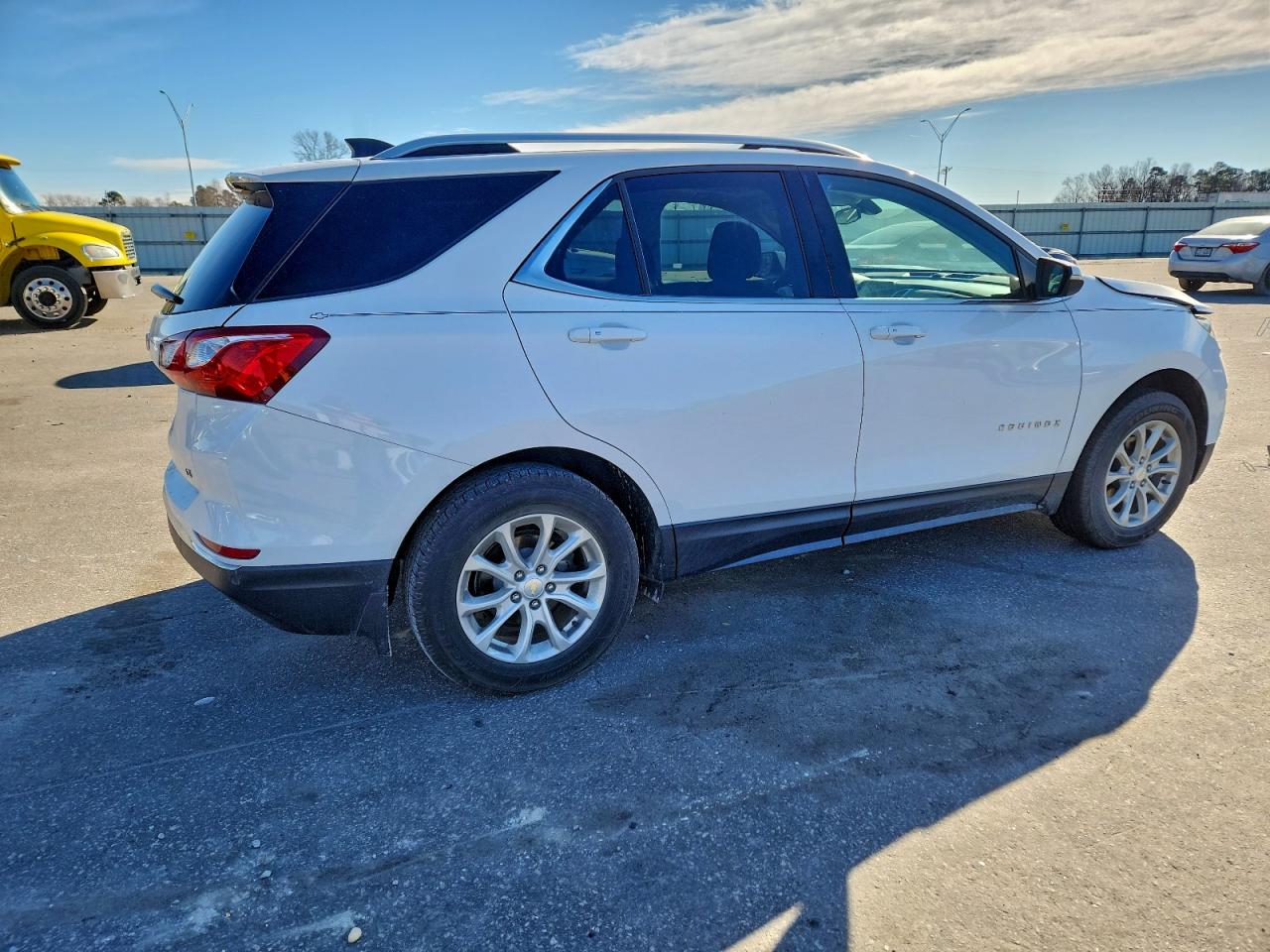 2018 CHEVROLET EQUINOX LT photo 3