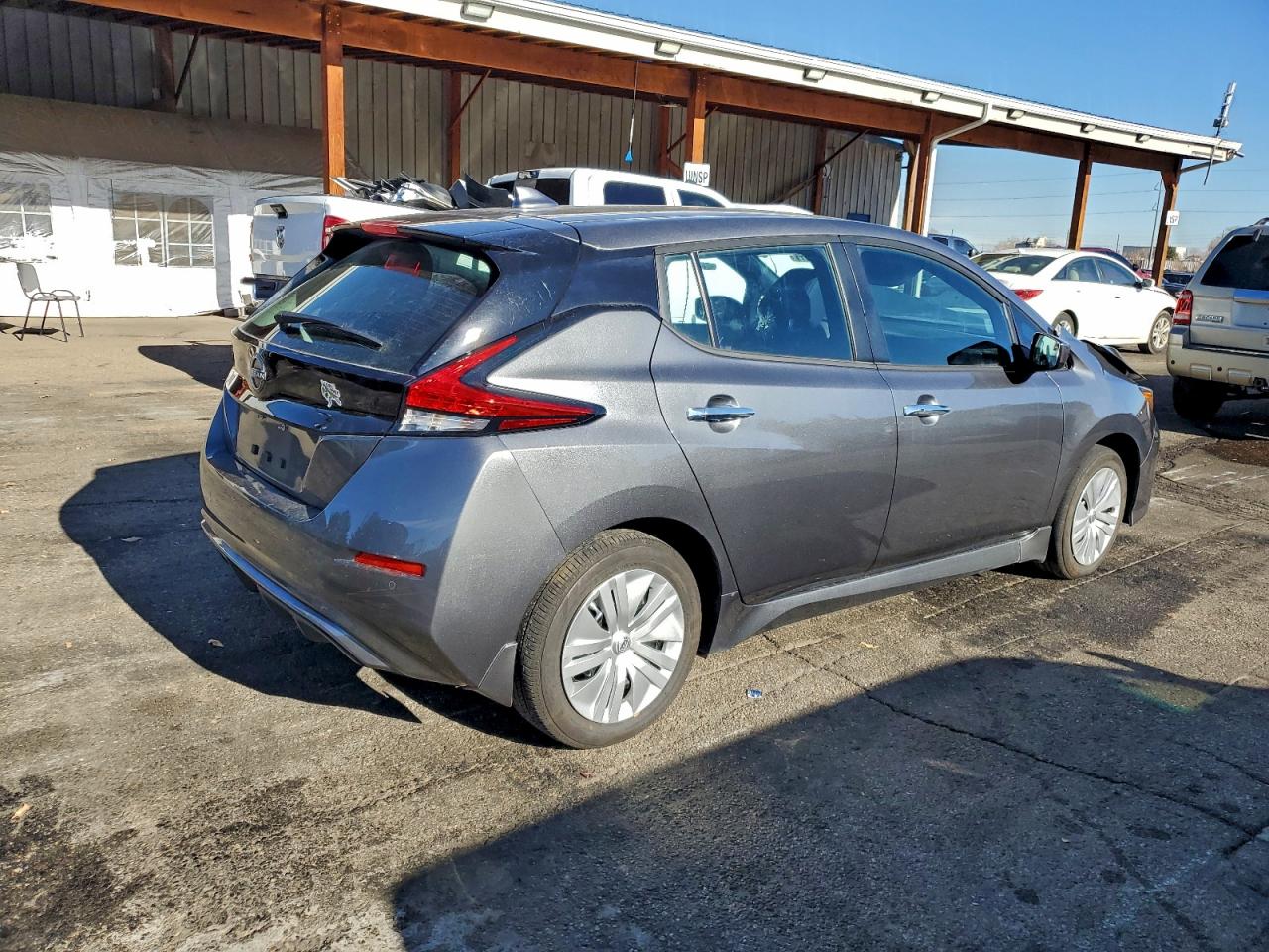 2025 NISSAN LEAF S photo 3