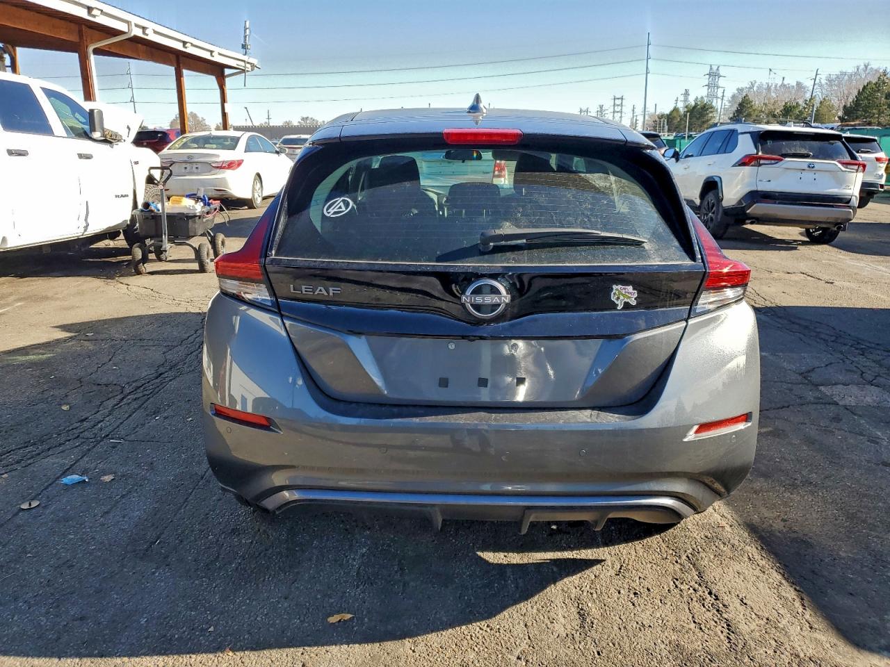 2025 NISSAN LEAF S photo 6
