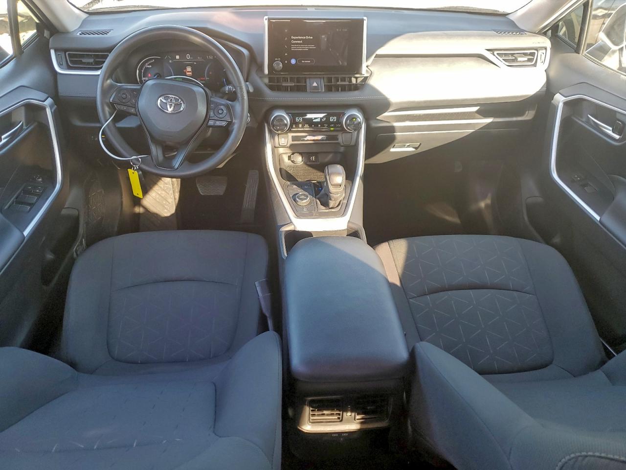 2024 TOYOTA RAV4 XLE photo 15