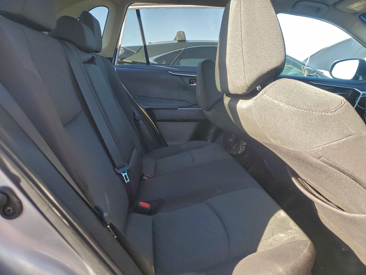 2024 TOYOTA RAV4 XLE photo 21
