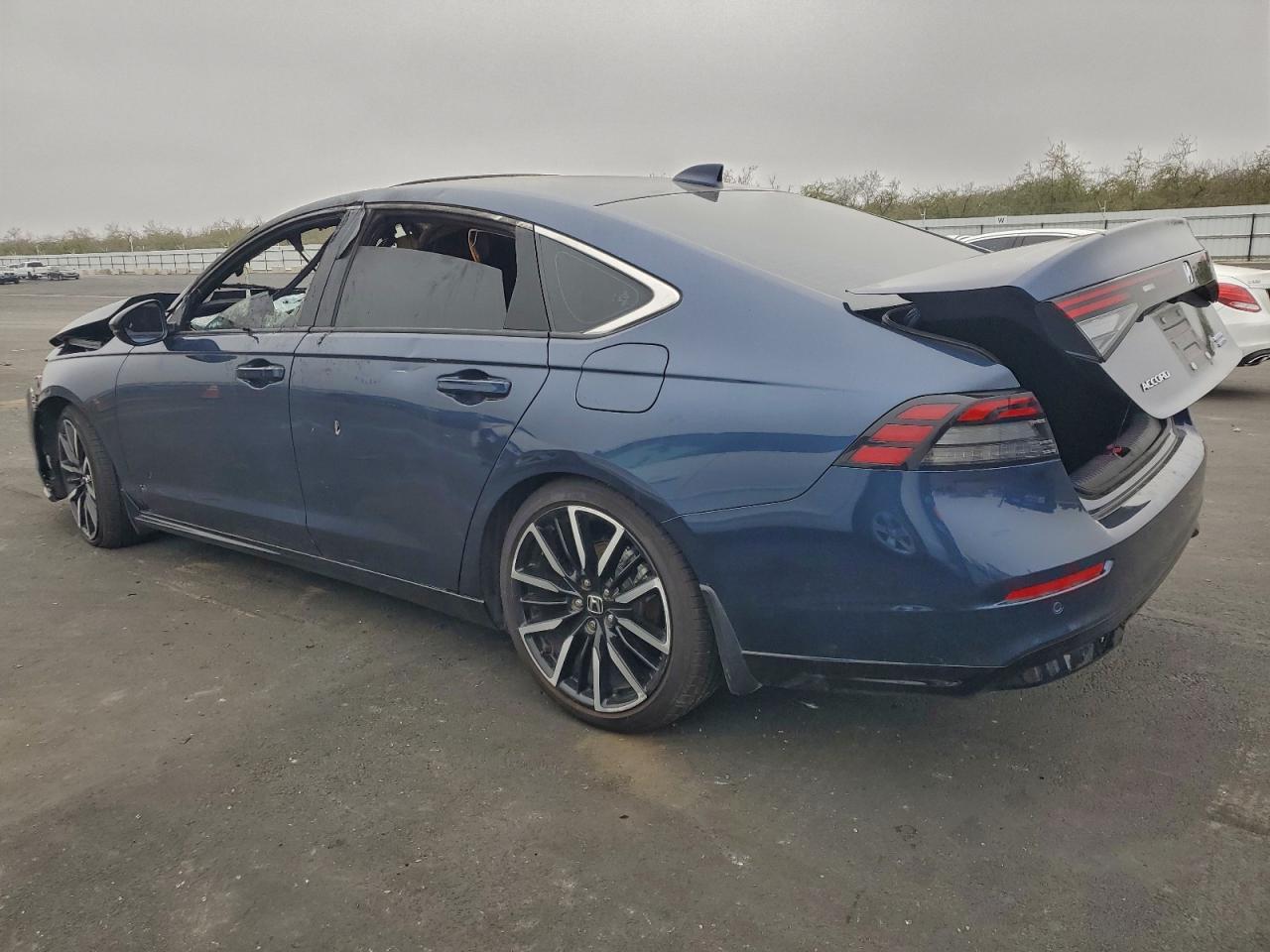 2025 HONDA ACCORD TOURING HYBRID photo 2