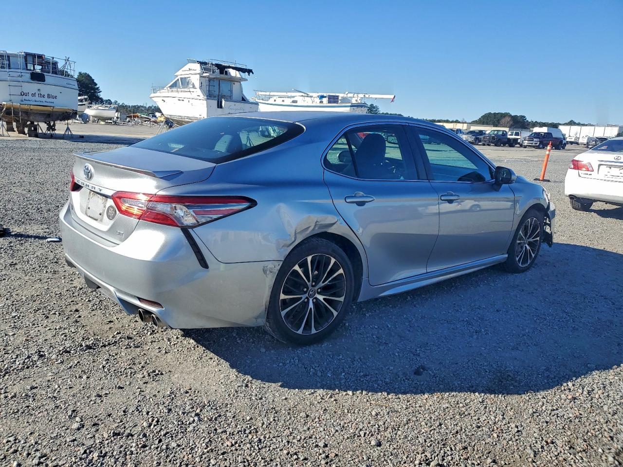 2018 TOYOTA CAMRY L photo 3