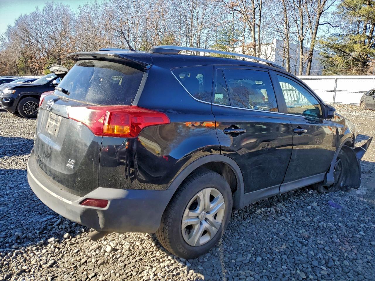 2015 TOYOTA RAV4 LE photo 3