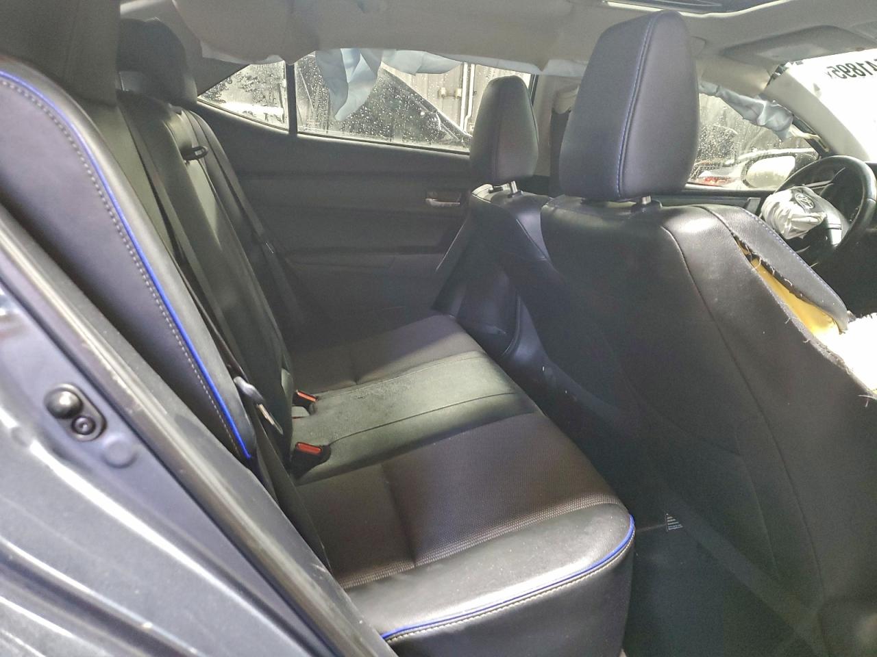 2017 TOYOTA COROLLA L photo 10