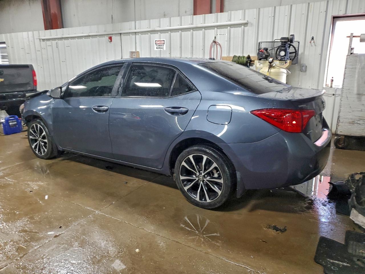 2017 TOYOTA COROLLA L photo 2