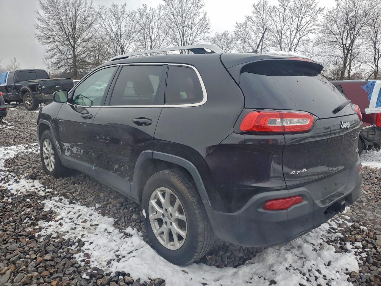 2015 JEEP CHEROKEE LATITUDE photo 2
