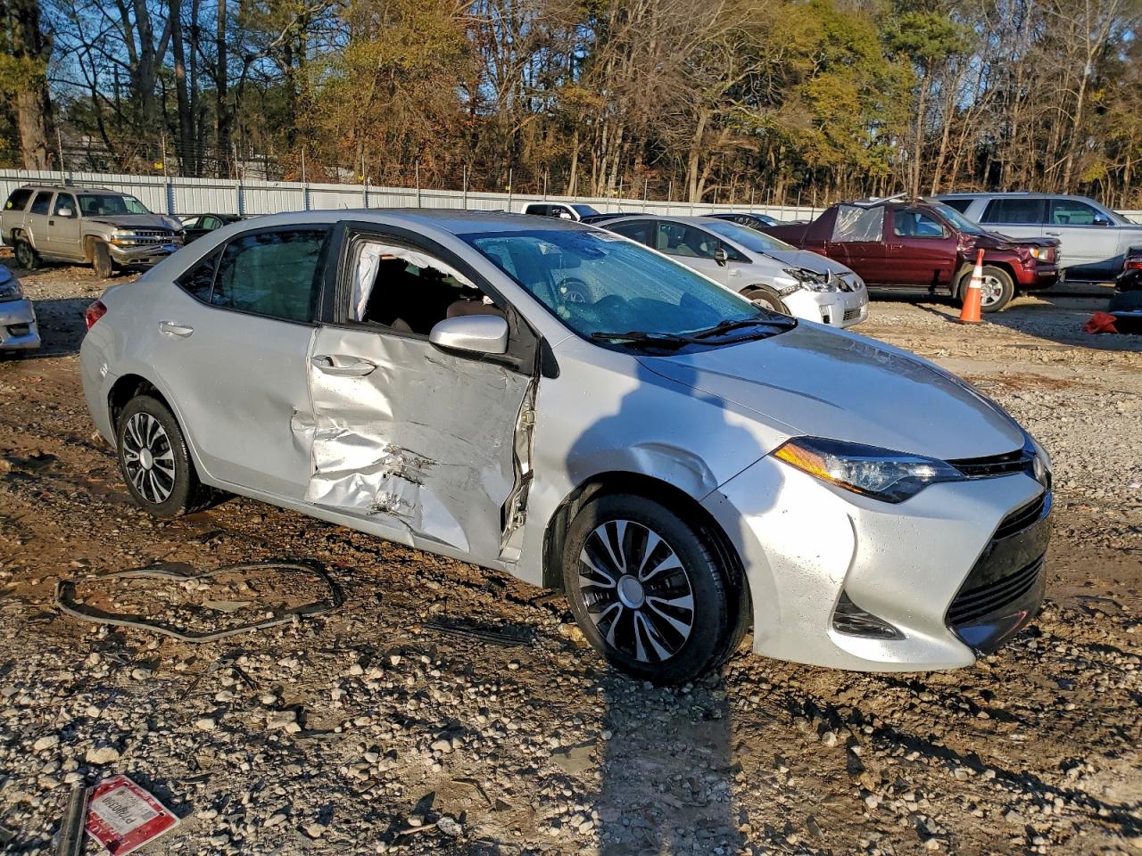 2019 TOYOTA COROLLA LE photo 4