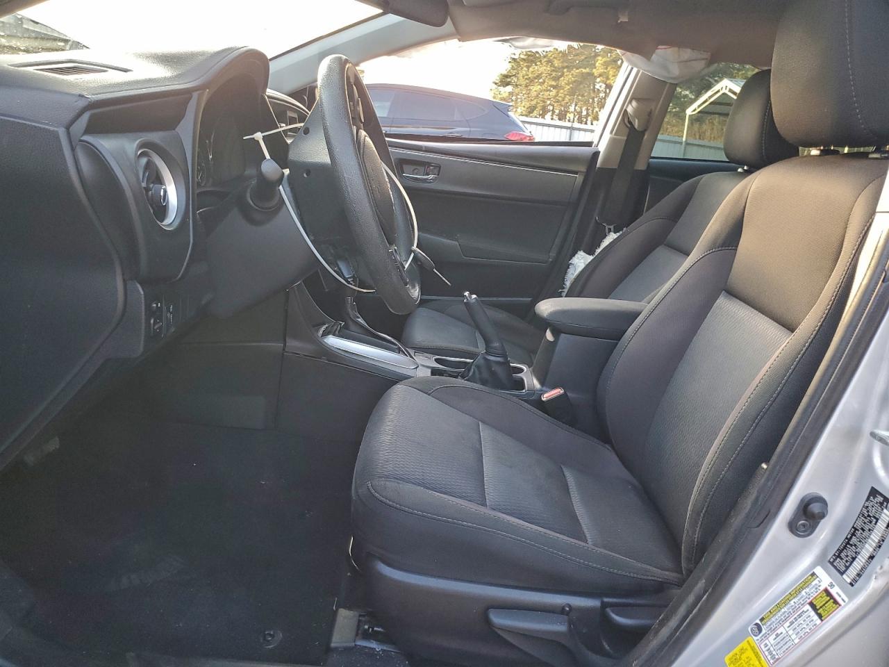 2019 TOYOTA COROLLA LE photo 7