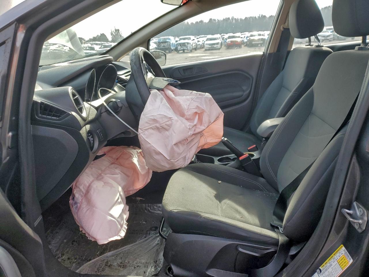 2018 FORD FIESTA SE photo 7