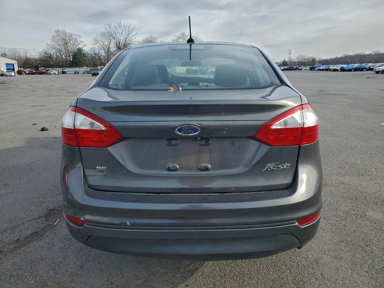 2018 FORD FIESTA SE photo 6
