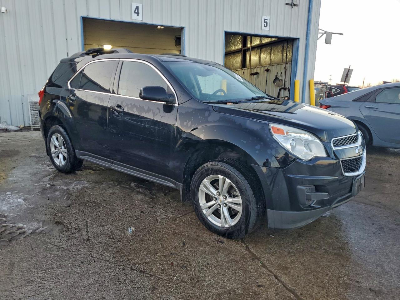 2015 CHEVROLET EQUINOX LT photo 4