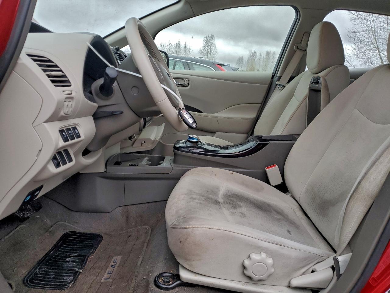 2012 NISSAN LEAF SV photo 7