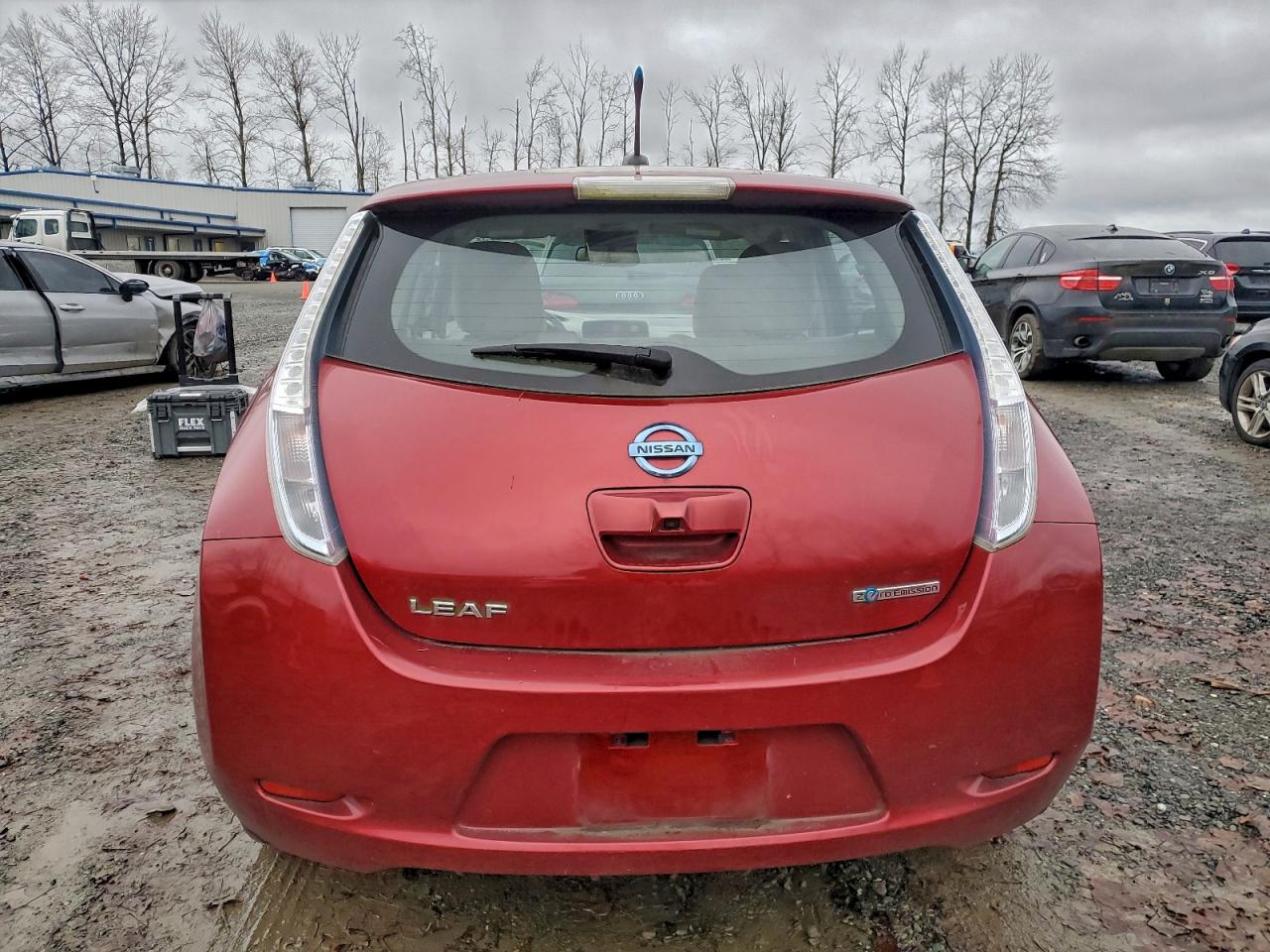 2012 NISSAN LEAF SV photo 6