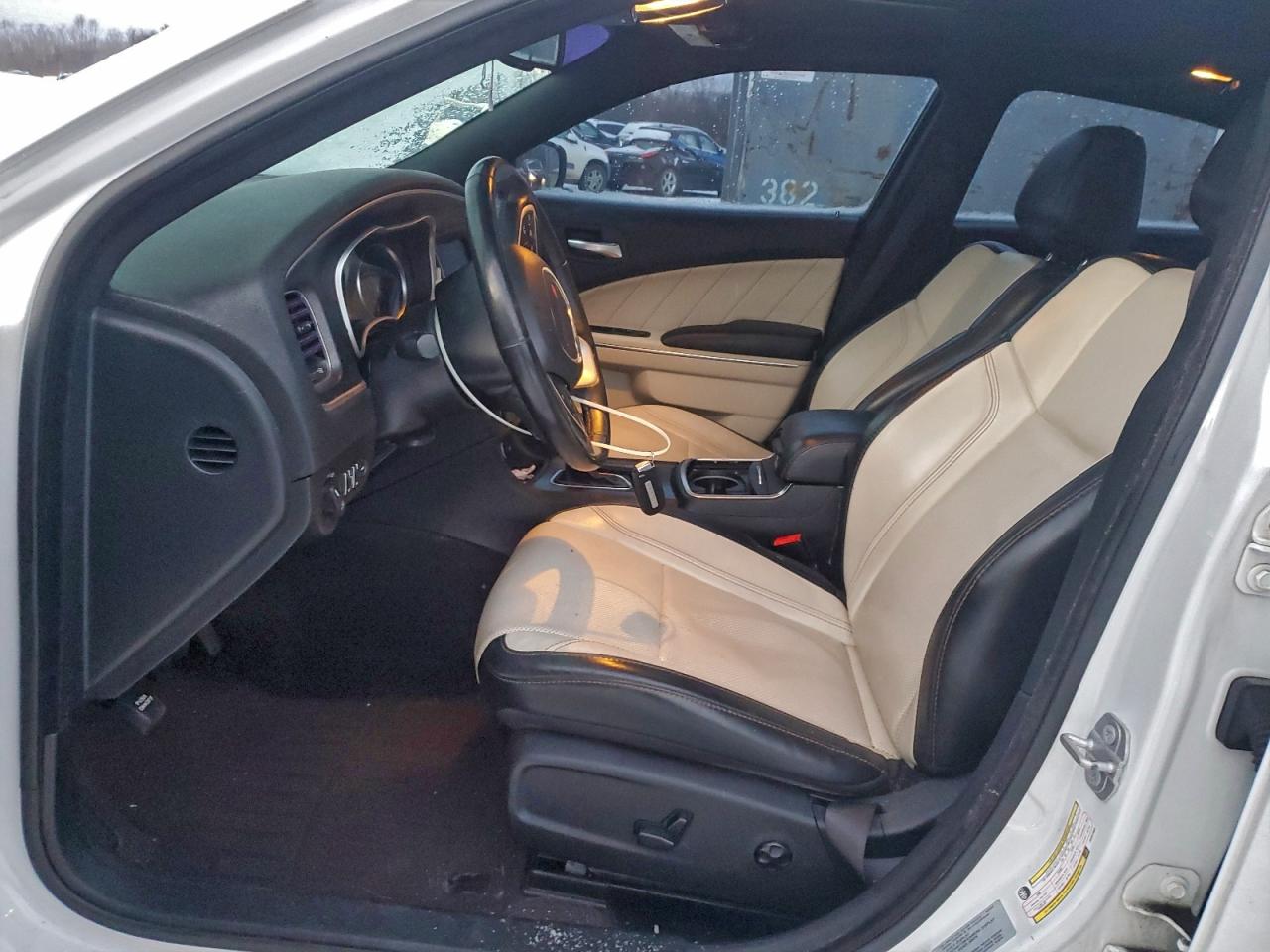 2017 DODGE CHARGER SXT photo 7