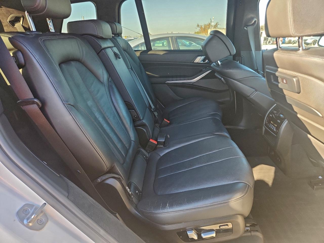 2021 BMW X7 XDRIVE40I photo 11