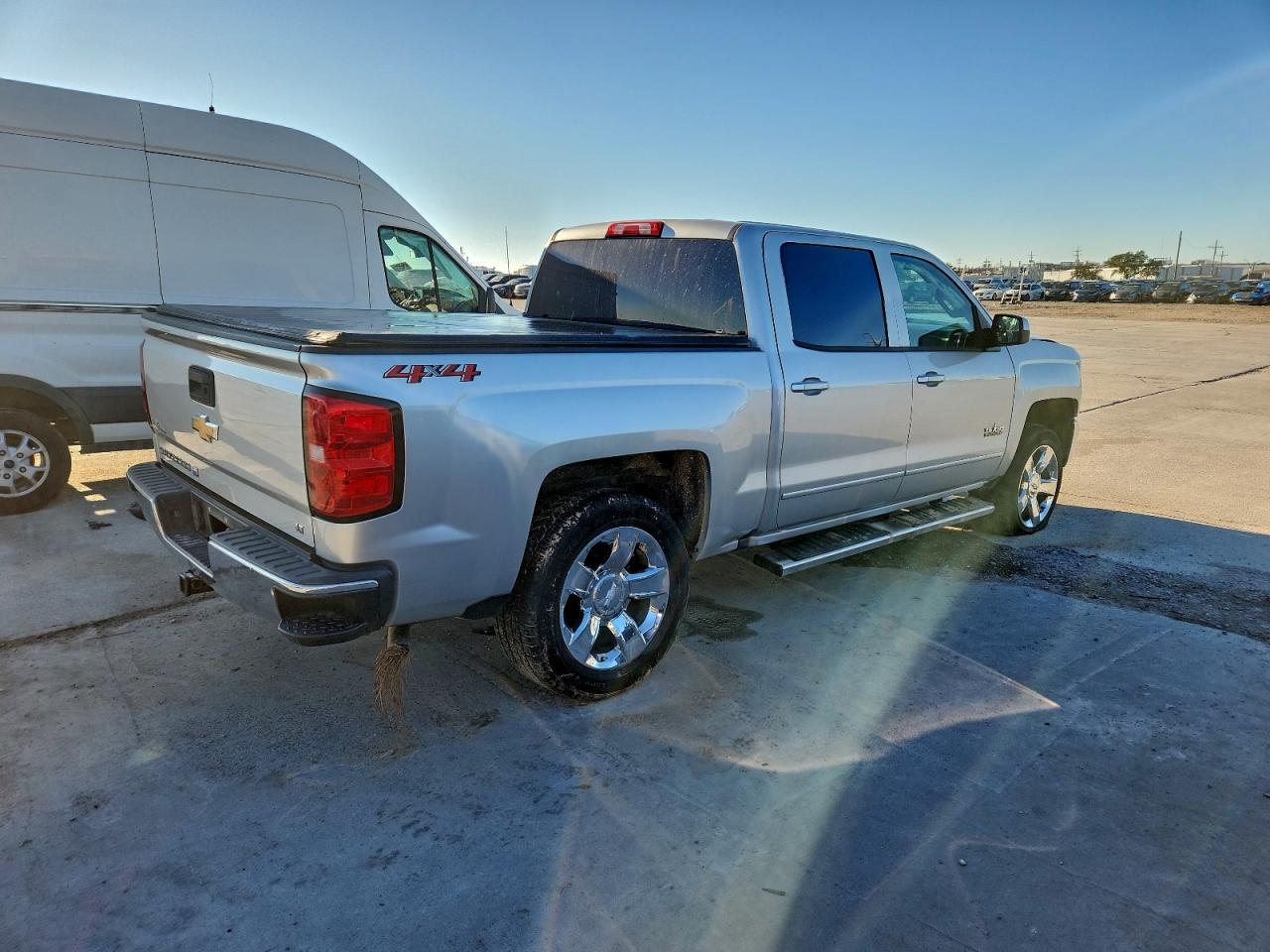 2018 CHEVROLET SILVERADO K1500 LT photo 3
