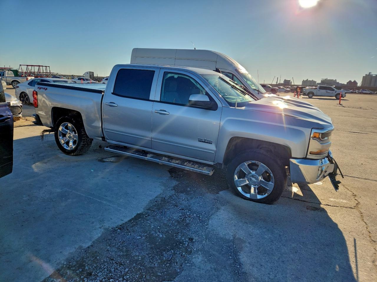 2018 CHEVROLET SILVERADO K1500 LT photo 4