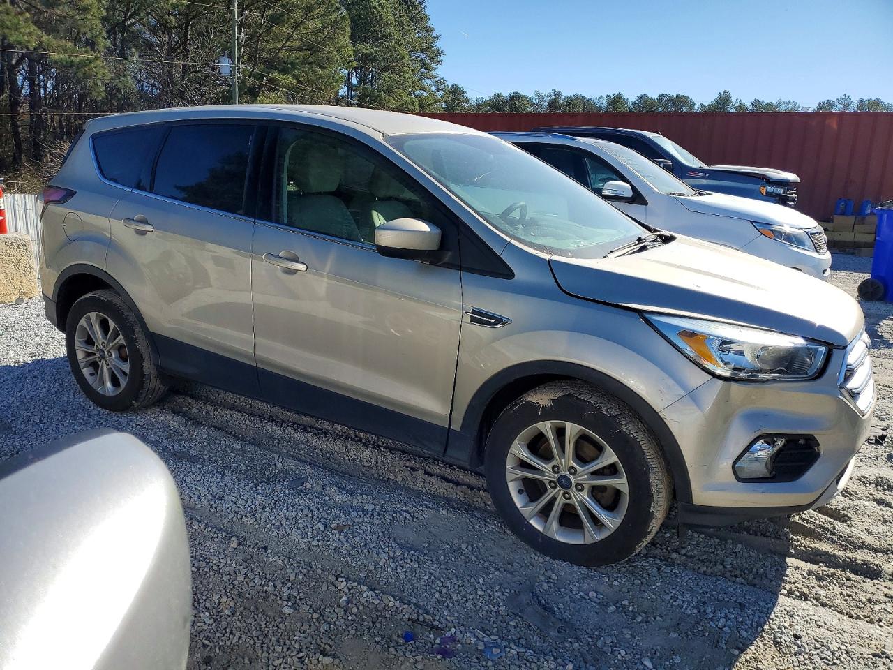 2017 FORD ESCAPE SE photo 4