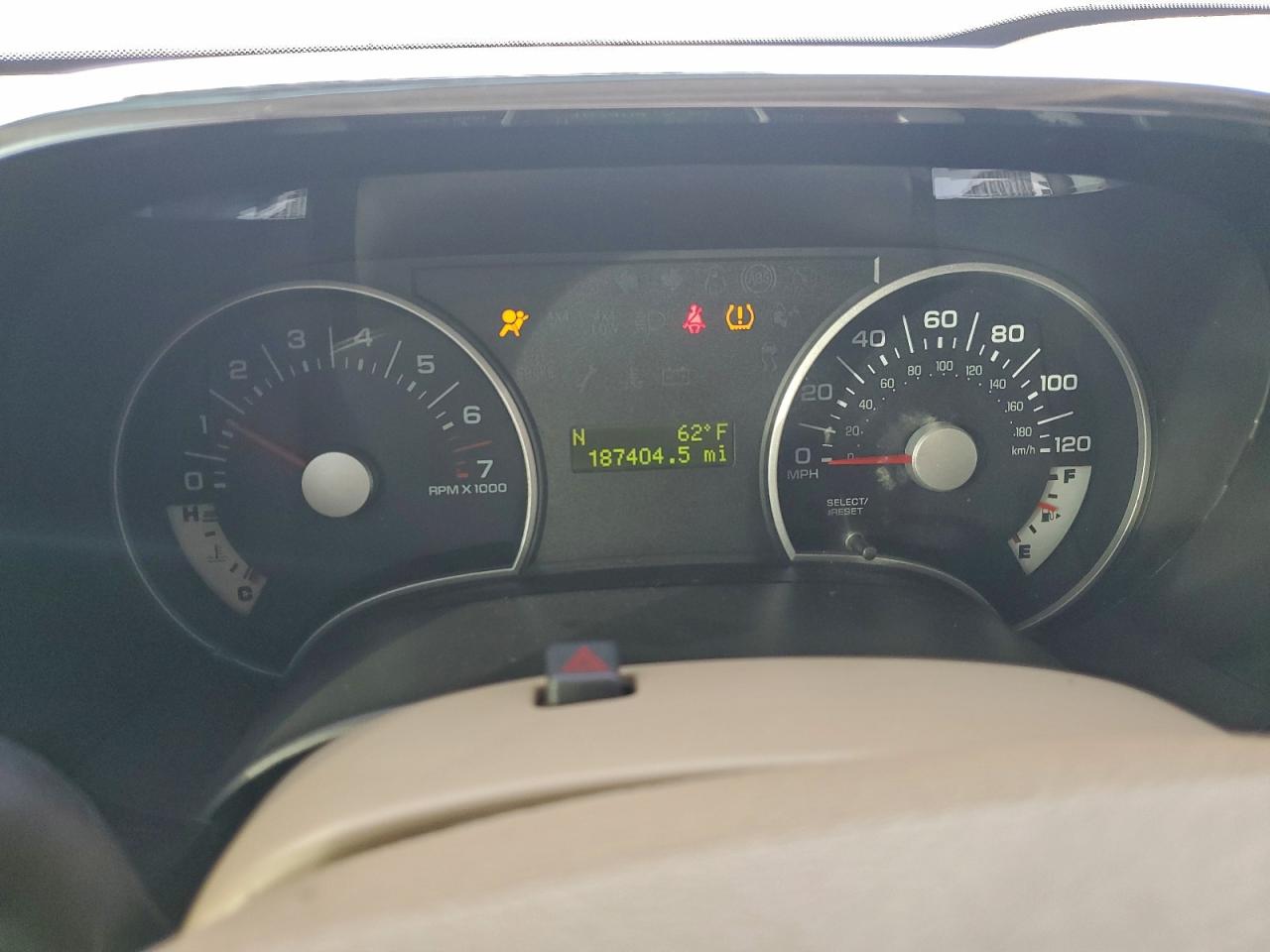 2010 FORD EXPLORER XLT photo 9