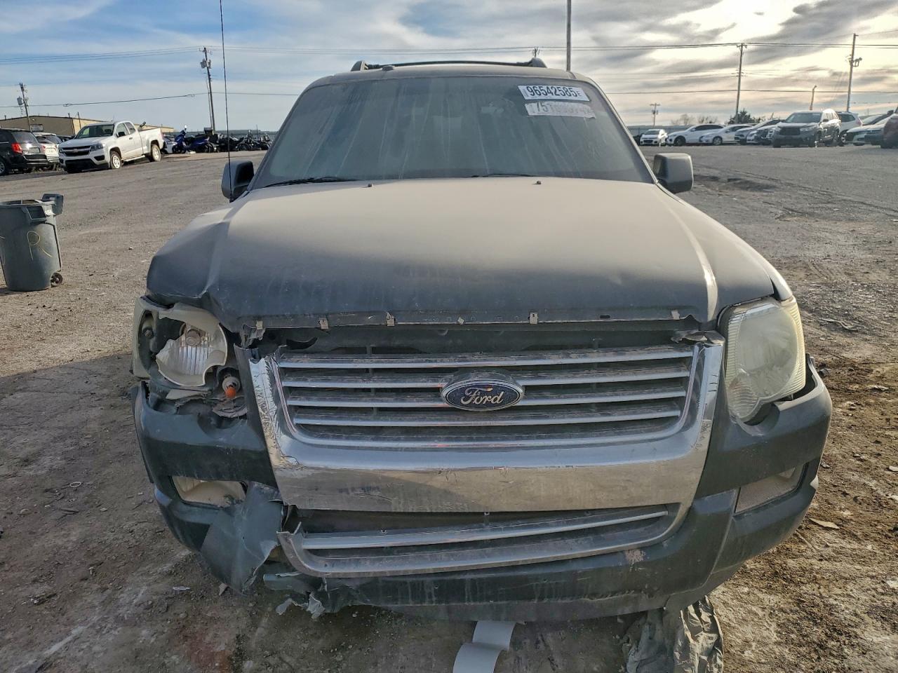 2010 FORD EXPLORER XLT photo 5