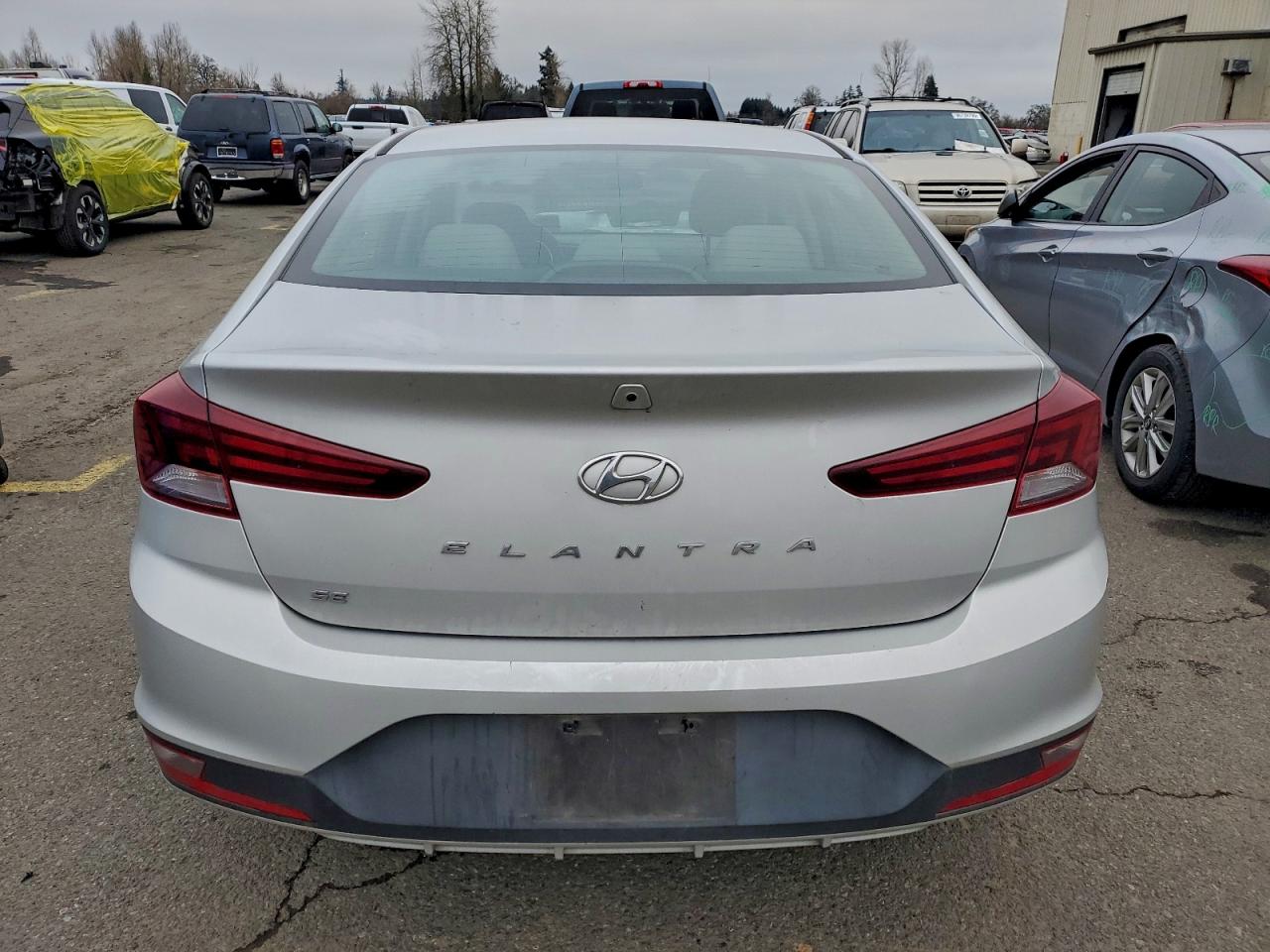 2019 HYUNDAI ELANTRA SE photo 6