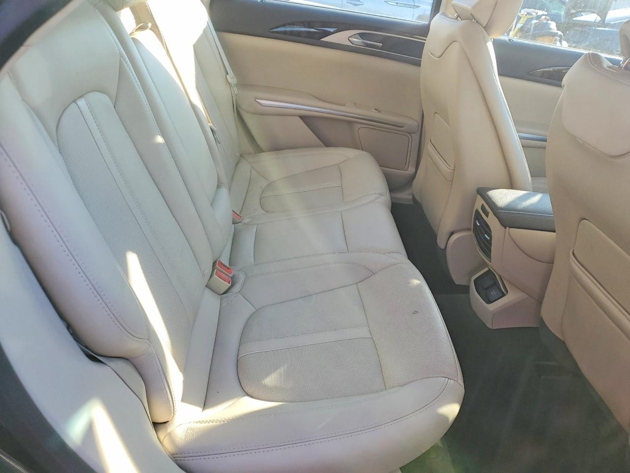 2016 LINCOLN MKZ photo 10
