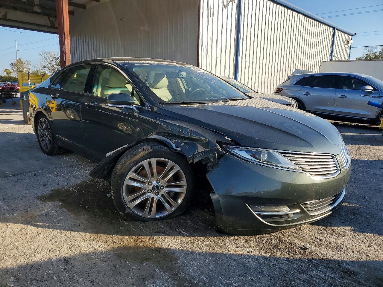 2016 LINCOLN MKZ photo 4