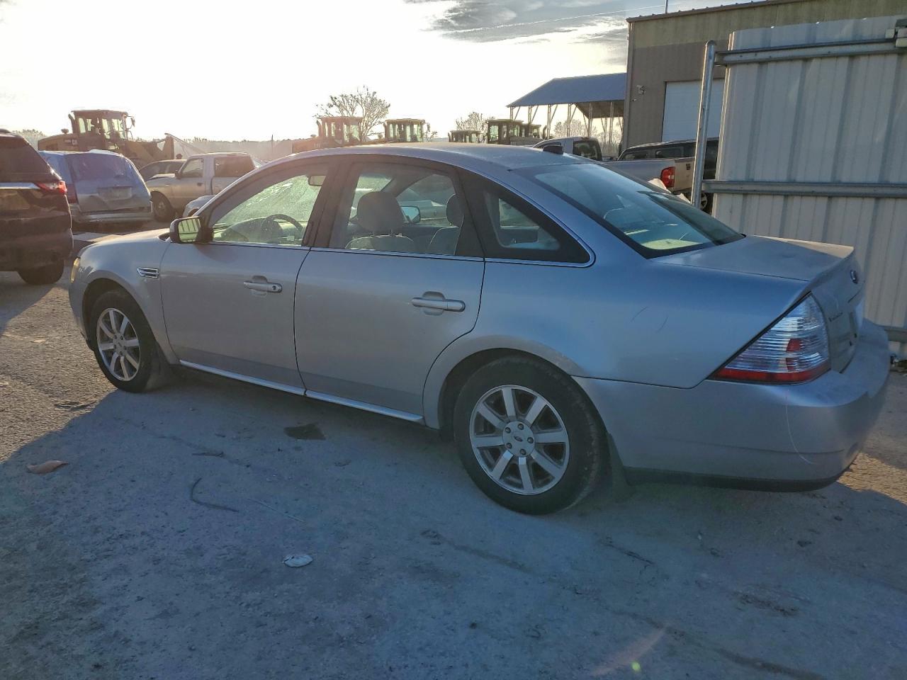 2008 FORD TAURUS SEL photo 3