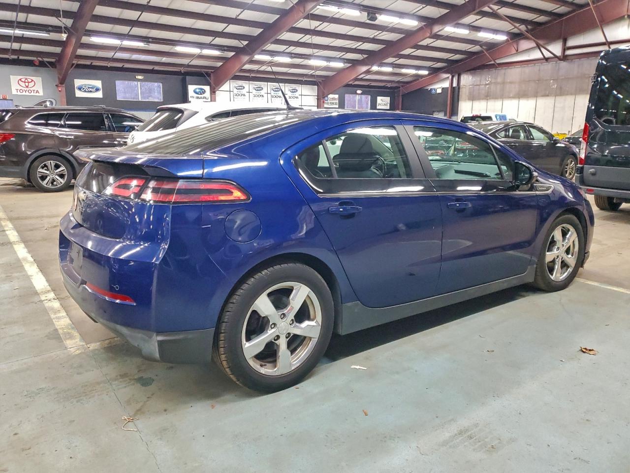 2013 CHEVROLET VOLT photo 3