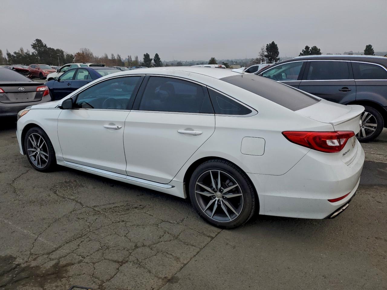 2017 HYUNDAI SONATA SPORT photo 2