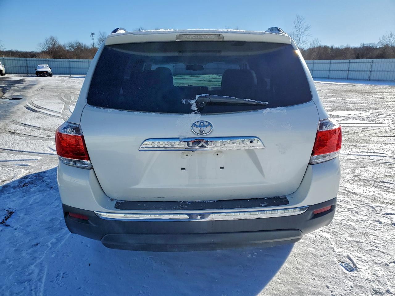 2011 TOYOTA HIGHLANDER BASE photo 6