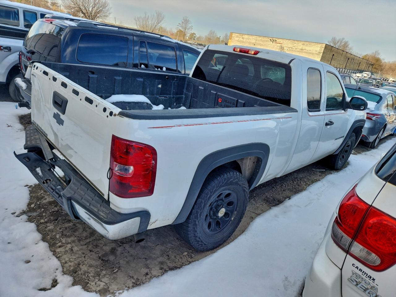 2009 CHEVROLET SILVERADO C1500 photo 3