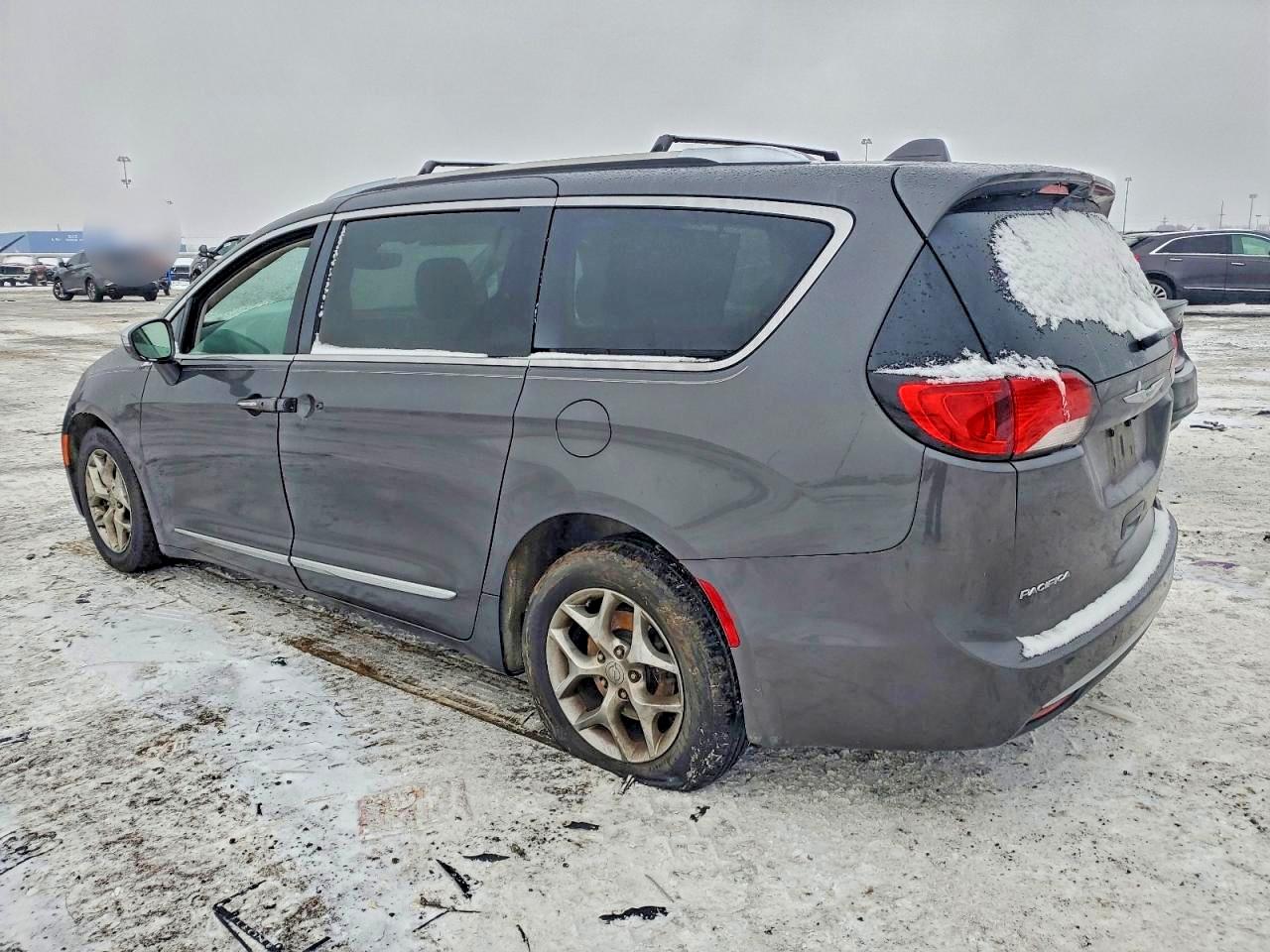 2019 CHRYSLER PACIFICA LIMITED photo 2