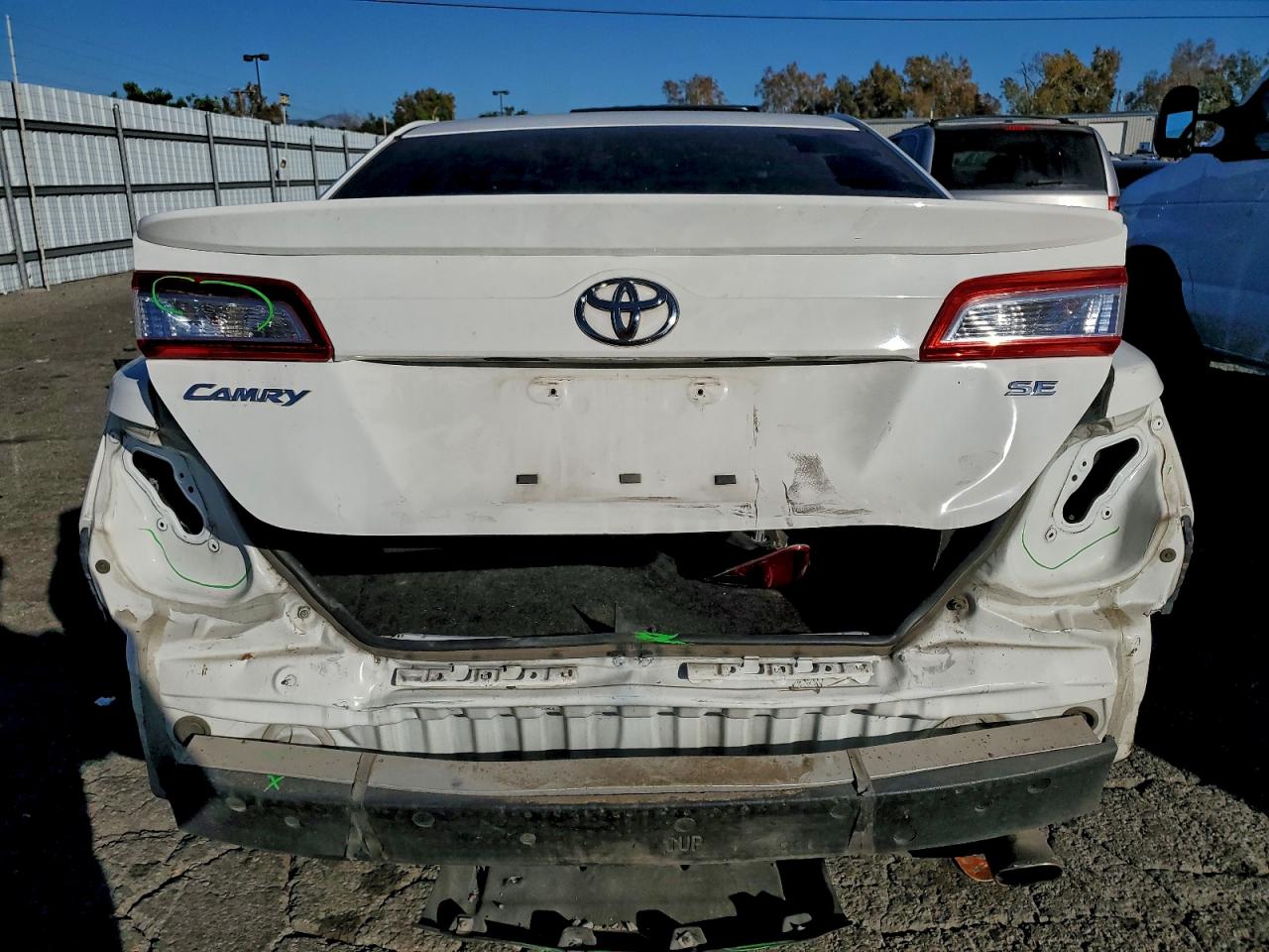 2013 TOYOTA CAMRY L photo 11
