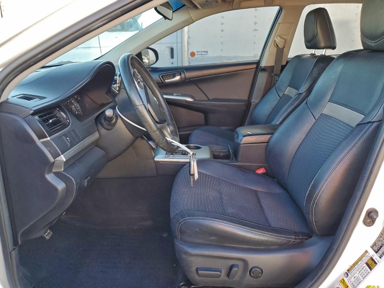 2013 TOYOTA CAMRY L photo 13