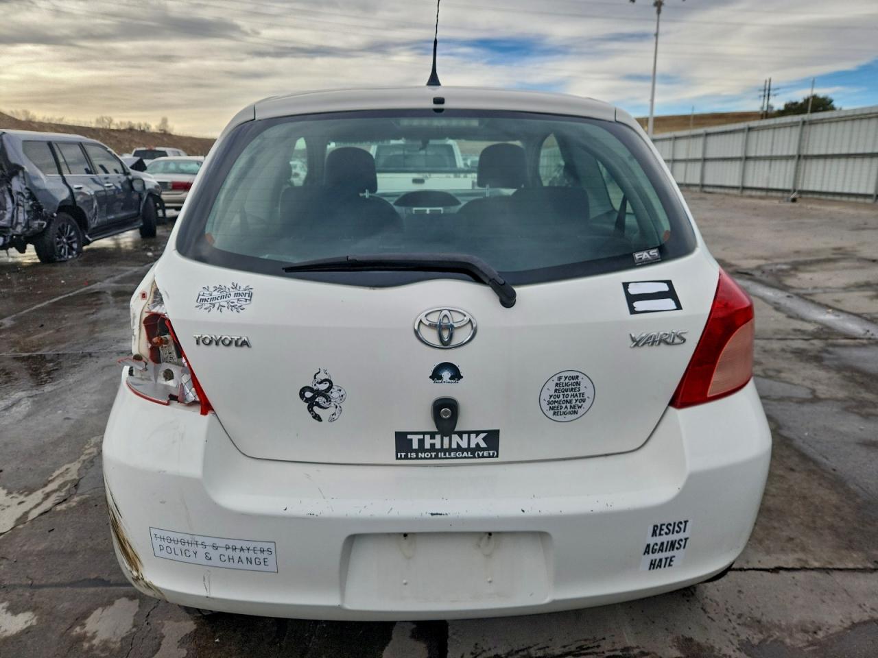 2007 TOYOTA YARIS photo 6