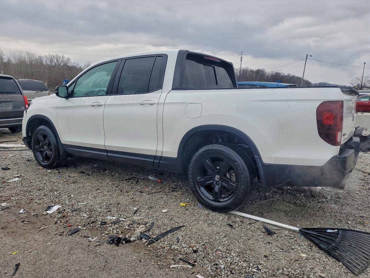2022 HONDA RIDGELINE BLACK EDITION photo 2