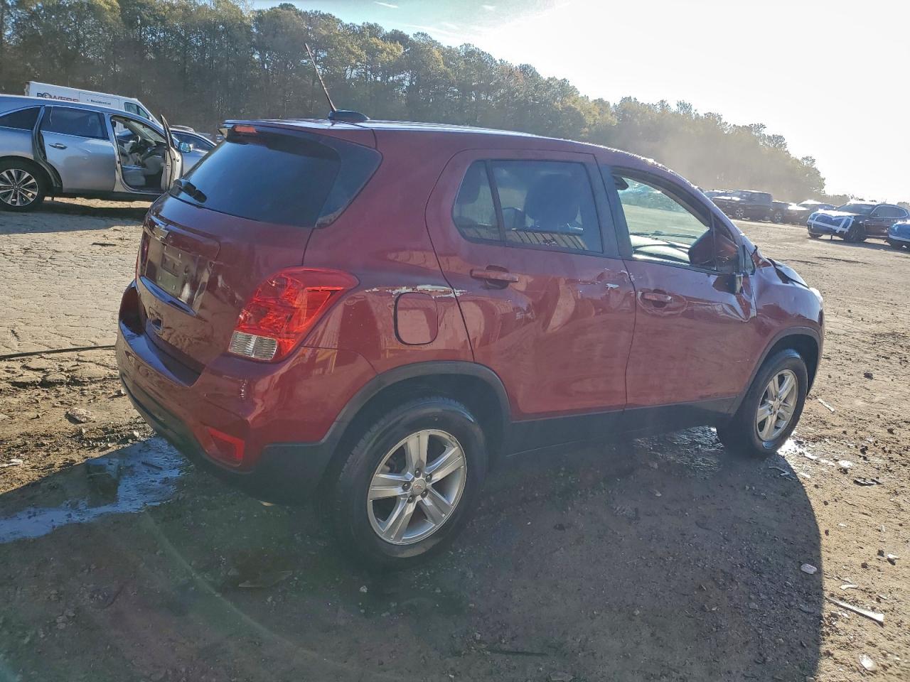 2021 CHEVROLET TRAX LS photo 3