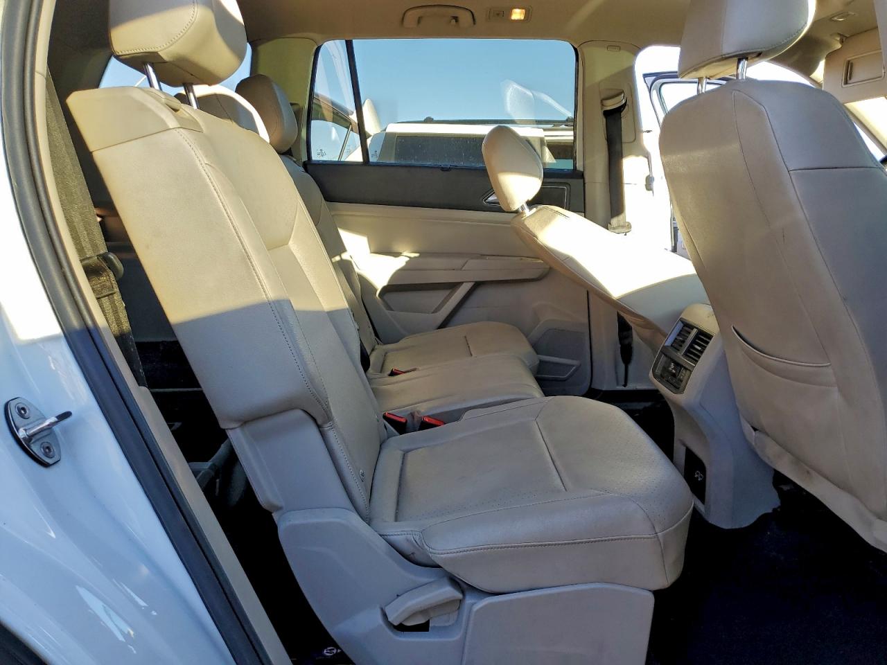 2018 VOLKSWAGEN ATLAS SEL photo 10