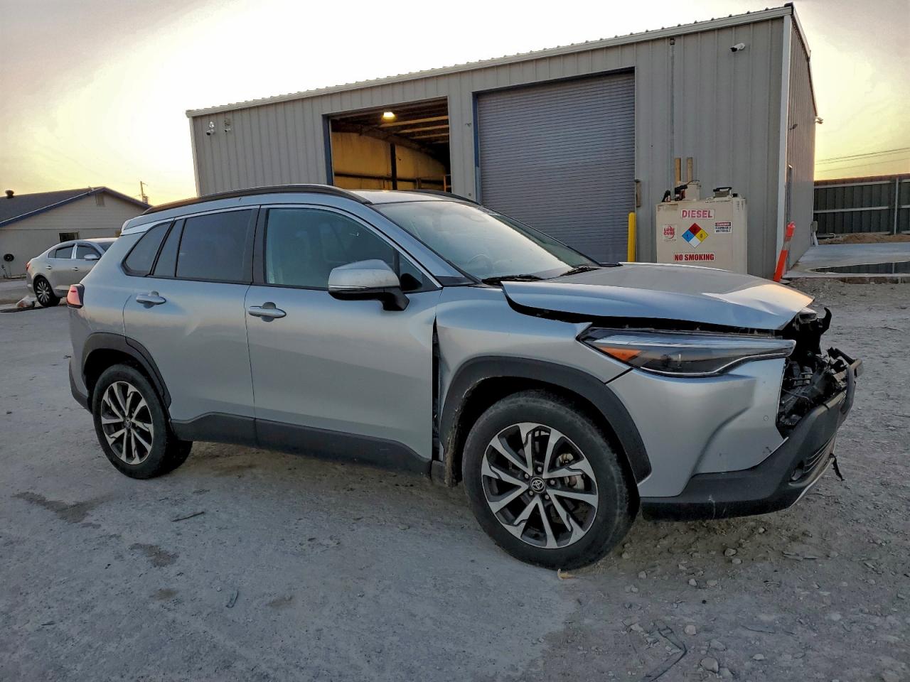 2023 TOYOTA COROLLA CROSS XLE photo 4