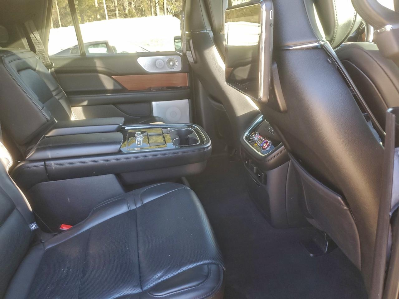 2018 LINCOLN NAVIGATOR RESERVE photo 21