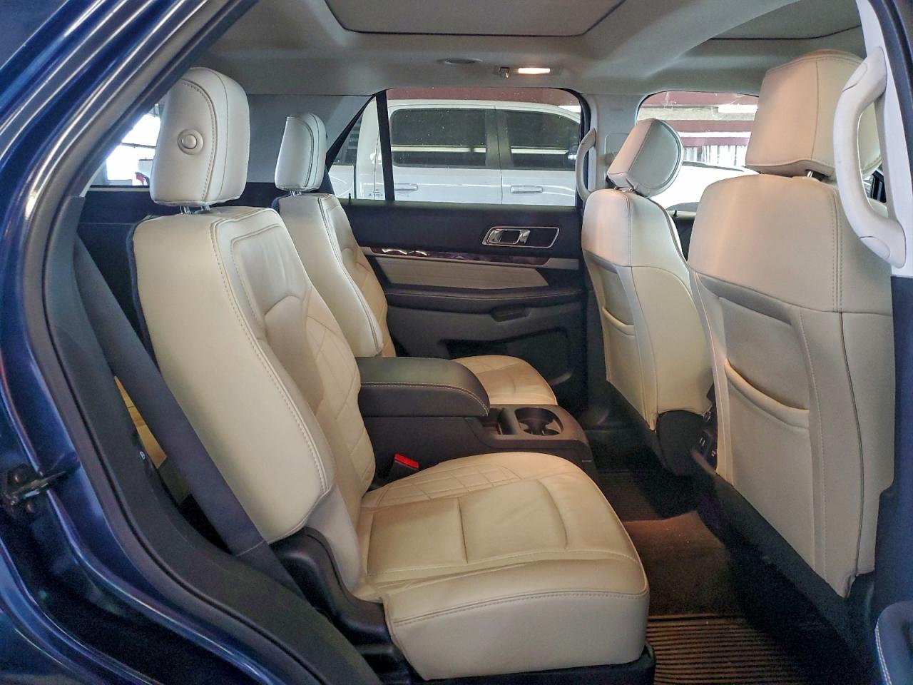 2016 FORD EXPLORER PLATINUM photo 11