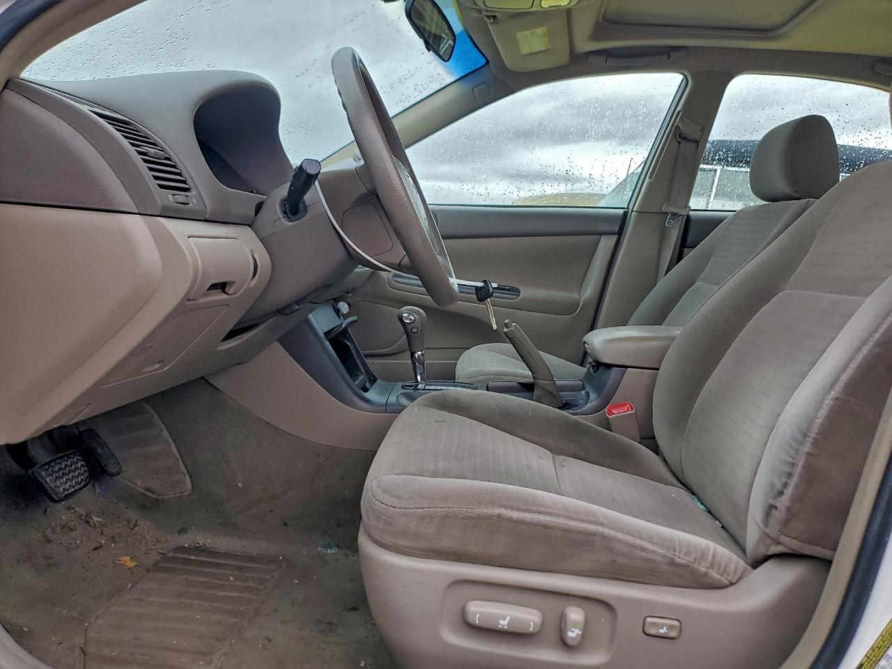 2006 TOYOTA CAMRY LE photo 7