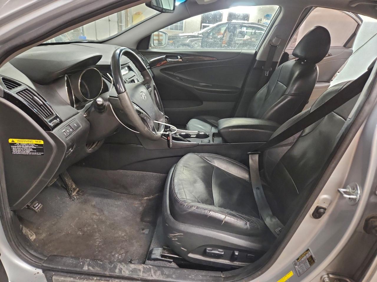 2013 HYUNDAI SONATA SE photo 13