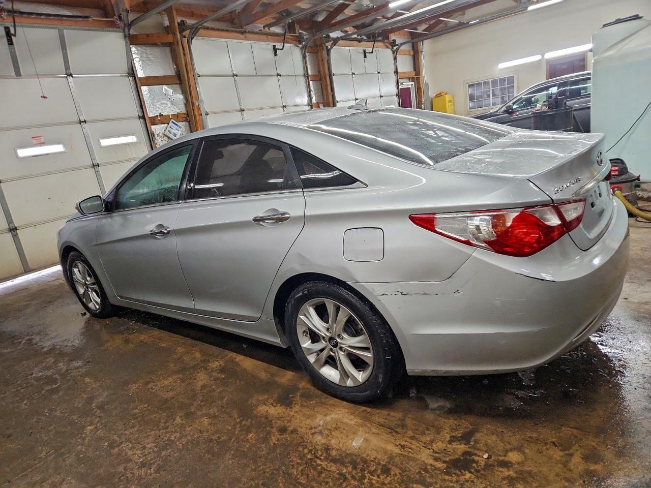 2013 HYUNDAI SONATA SE photo 3