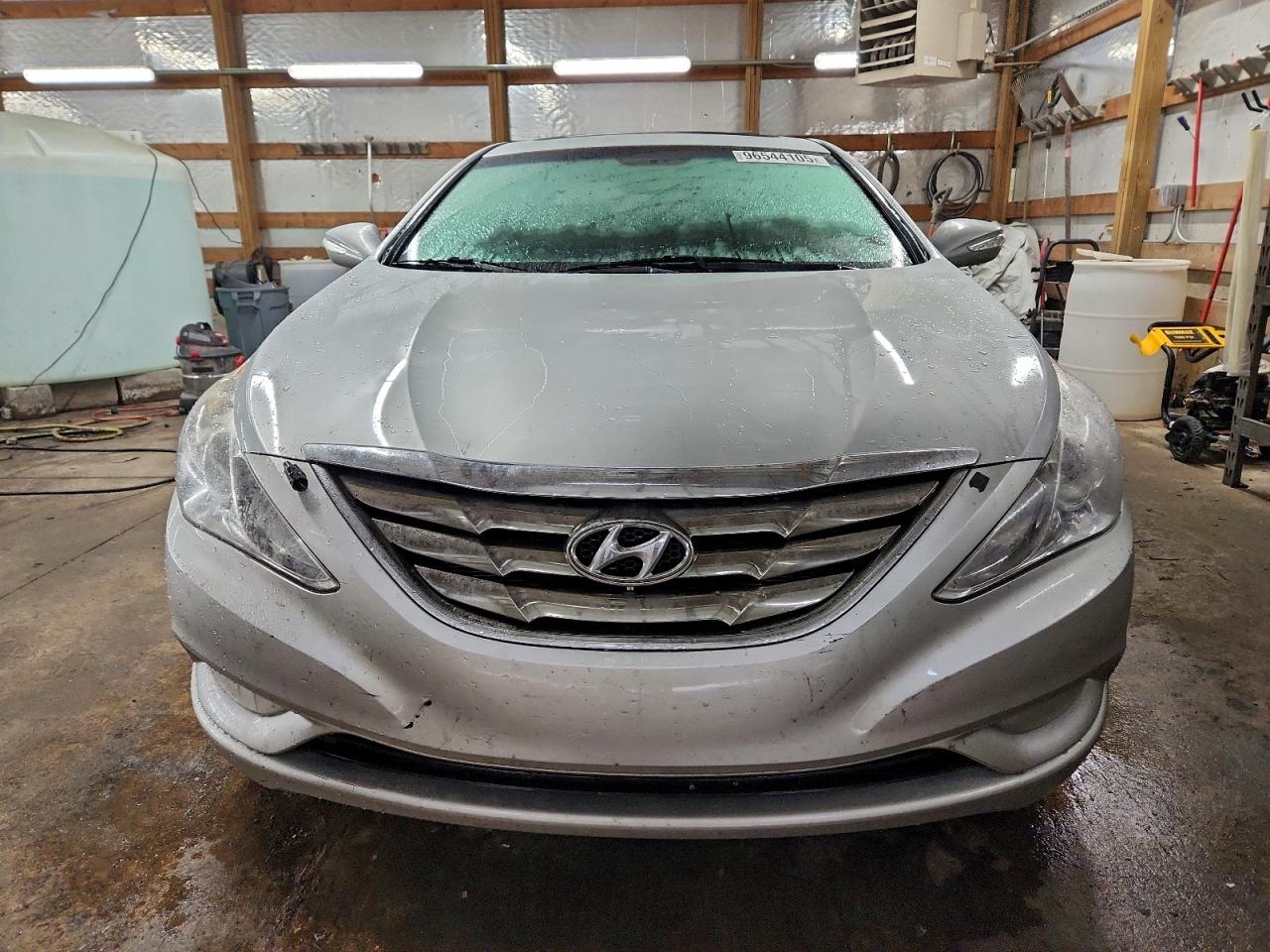 2013 HYUNDAI SONATA SE photo 9