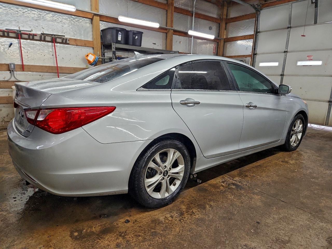 2013 HYUNDAI SONATA SE photo 5