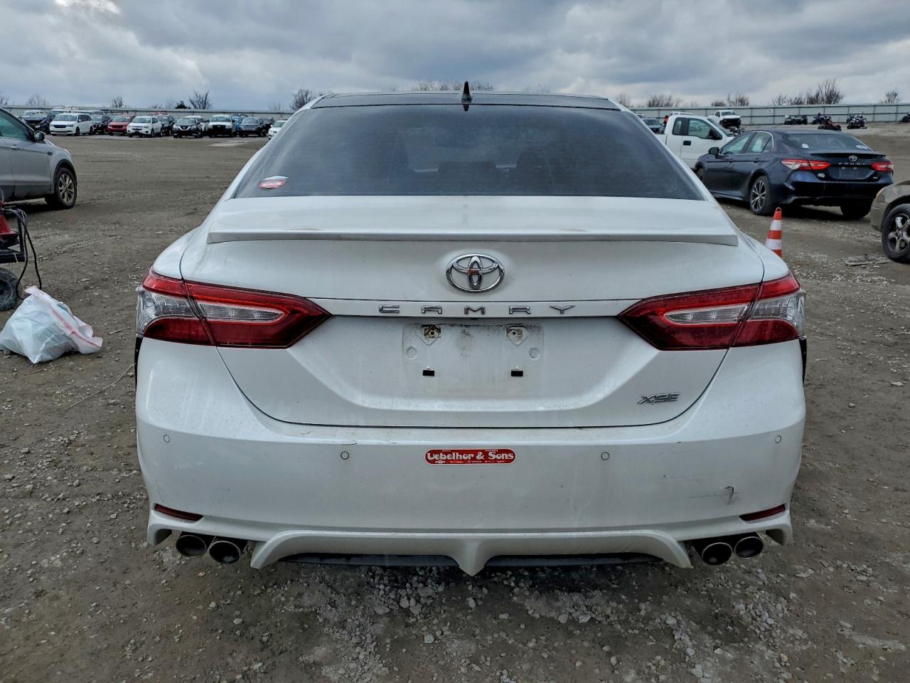 2019 TOYOTA CAMRY XSE photo 6