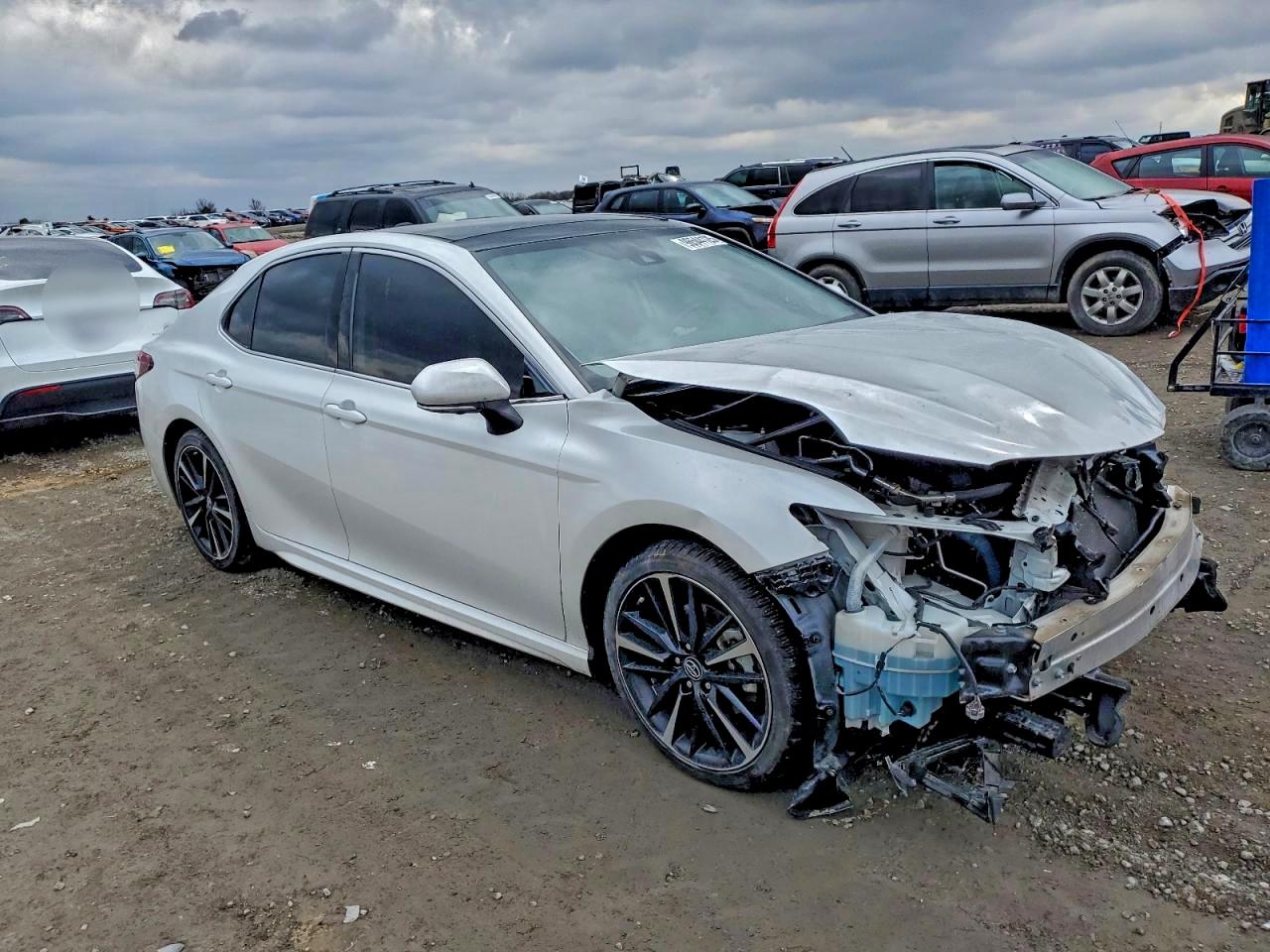 2019 TOYOTA CAMRY XSE photo 4